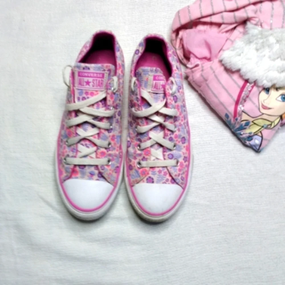 Converse youth girls flowered sneakers size 3